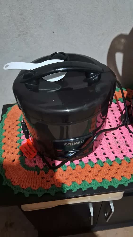 foto de Panela de Arroz Elétrica Itatiaia de 1 L para 5 Xícaras