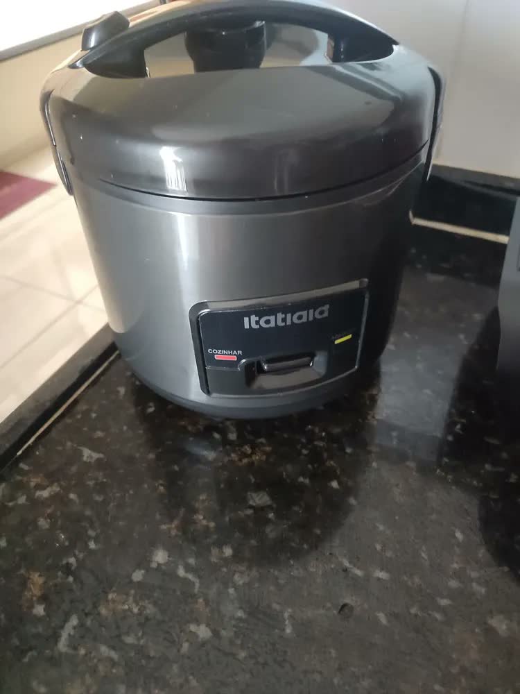 foto de Panela de Arroz Elétrica Itatiaia de 1 L para 5 Xícaras