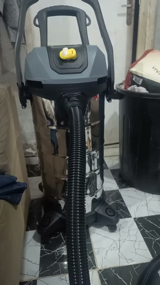 foto de Aspirador de pó e líquido 1700W 40 litros inox - NT 40/1 - Karcher