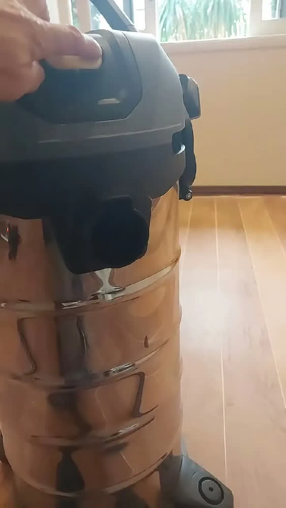 foto de Aspirador de pó e líquido 1700W 40 litros inox - NT 40/1 - Karcher