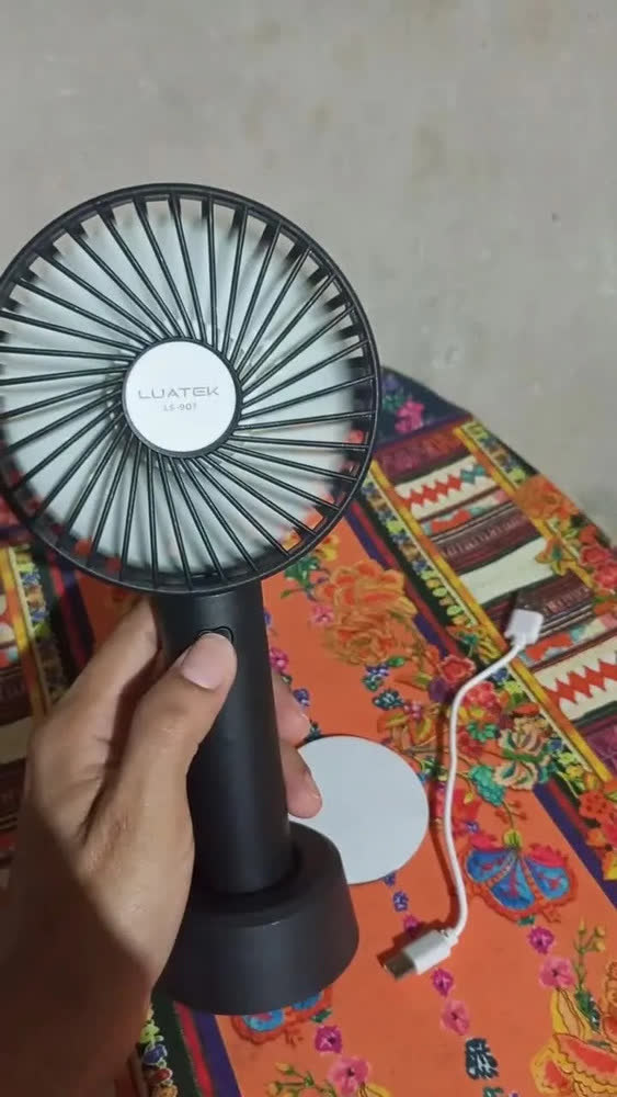 foto de Mini Ventilador De Mão Portátil Skin Care Recarregável Usb Forte Silencioso 3 Velocidades Ventinho Skin Care Mesa Viagem Escritório Salão Trabalho Academia Menopausa Maquiagem Pequeno Branco