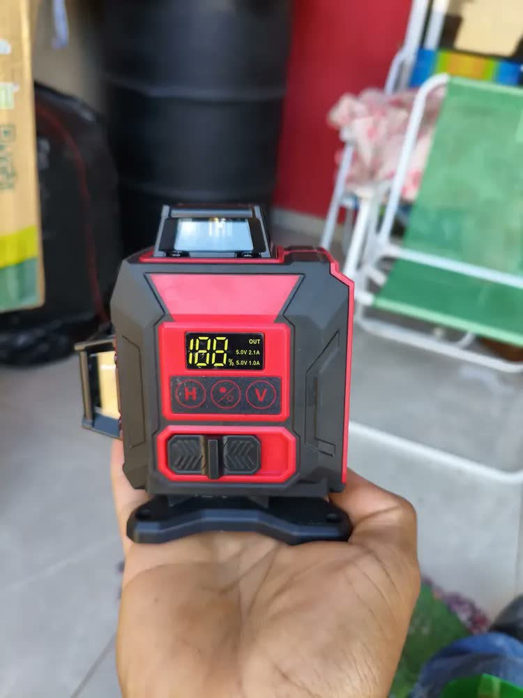 foto de Nivel Laser 16 Linhas Com Tripé Verde 360° 30m 2 Bateria
