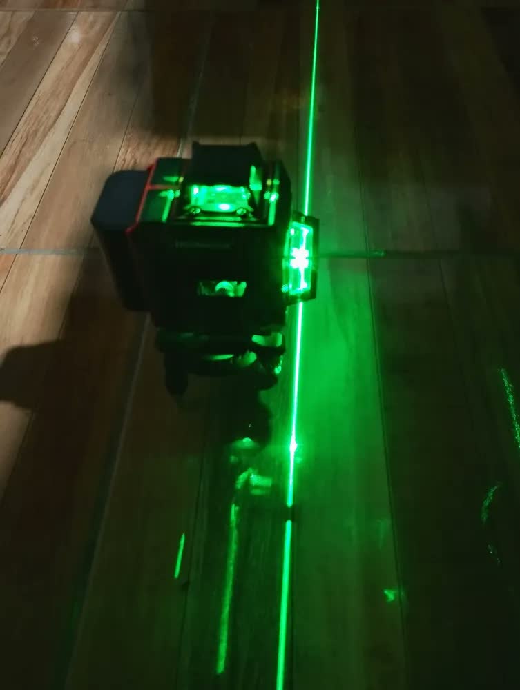 foto de Nivel Laser 16 Linhas Com Tripé Verde 360° 30m 2 Bateria