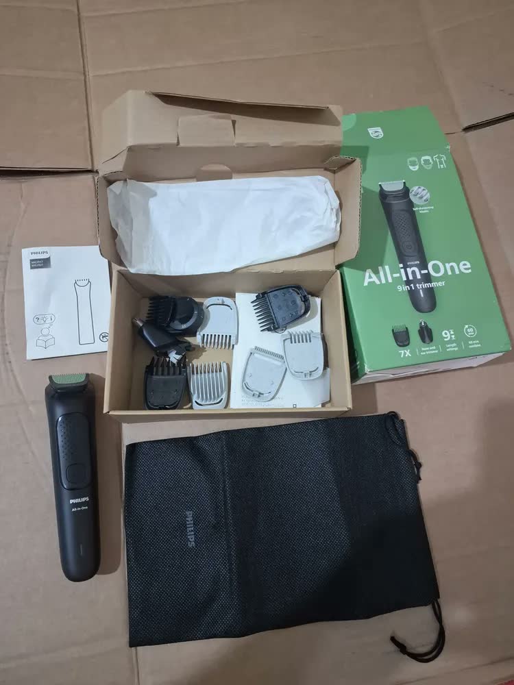 foto de Aparador De Pelos Philips Multigroom 9 Em 1 Mg3927/15 Bivolt