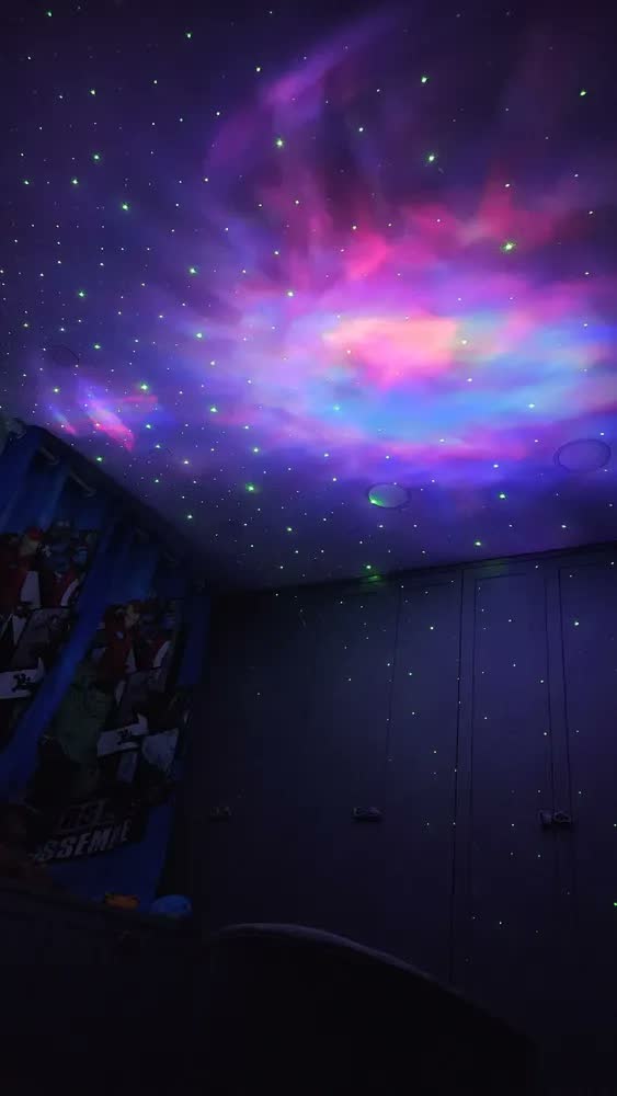 foto de Luminária Astronauta Projetor Led Infantil Galáxia Estrela Branco Robo Robozinho Luz Colorida Céu Teto Abajur De Mesa Cupula Decorativa Para Quarto Rgb Noturna Bivolt Portatil Lua Art Light