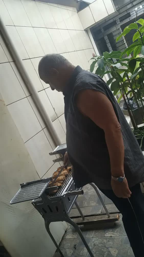 foto de Churrasqueira Portátil 80cm Mund Alumínio Reforçado 2 Suport Cinza