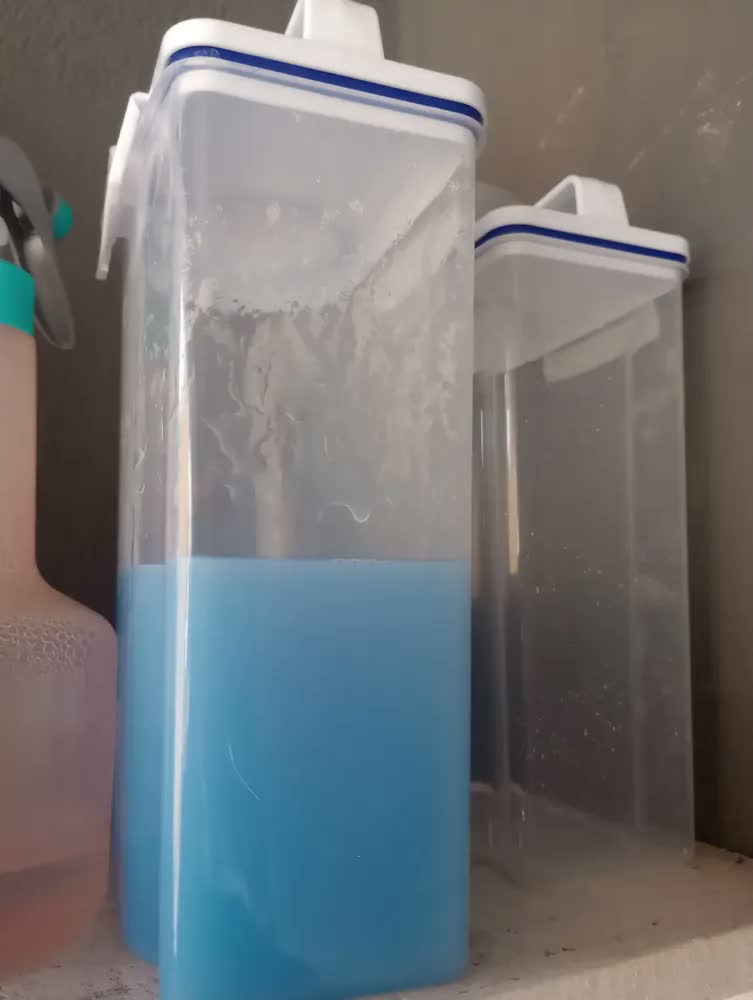 foto de Kit 3 Potes Dispenser Hermético 2l Multiuso Lavanderia Porta Sabão Em Pó Com Copo Medidor Bico Dosador E Travas