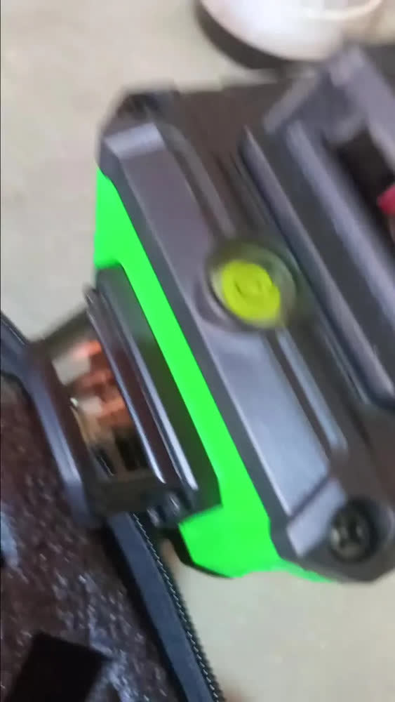 foto de Nível Á Laser 16 Linhas Verde 360° Recarregavel Profissional Prumo Autonivelante Com 1M Tripé E 2 Baterias -JOYDOT