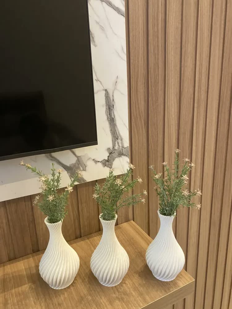 foto de Kit 3 Vasos Decorativos Brancos Modernos | Design Espiral | Vasos Para Plantas Artificiais | Decoração Minimalista Para Sala, Escritório, Aparador E Home Office