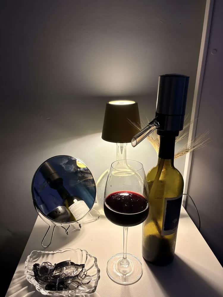 foto de Luminária Converta Garrafas Em Abajour Com Led 3 Tons Sem Fio Lâmpada Lampada Para Botar Na Garrafa Vinho Whisky Touch Decoração Dourado