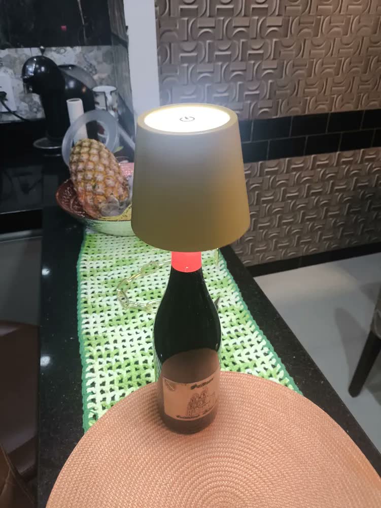 foto de Luminária Converta Garrafas Em Abajour Com Led 3 Tons Sem Fio Lâmpada Lampada Para Botar Na Garrafa Vinho Whisky Touch Decoração Dourado