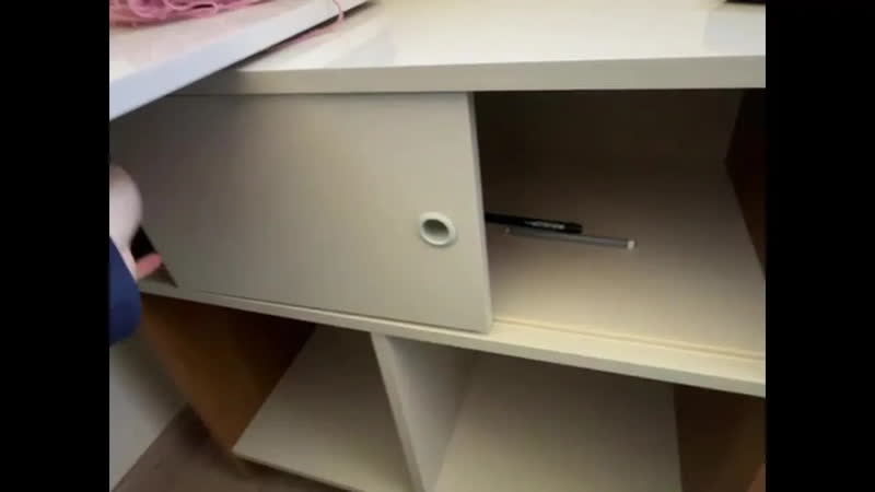 foto de Mesa Escrivaninha Nomad Artely Off White Com Tampo Rotativo E Prateleira