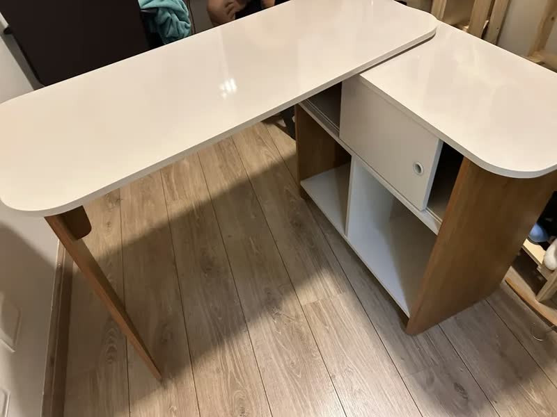 foto de Mesa Escrivaninha Nomad Artely Off White Com Tampo Rotativo E Prateleira