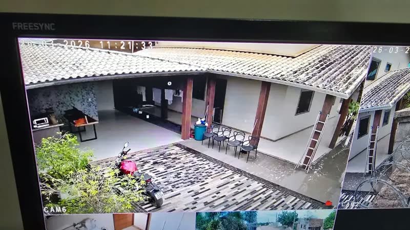 foto de Mercusys MC510 Câmera de Segurança Wi-Fi Externa 2K 3MP, Rotação 360°, Visão Noturna Colorida, Detecção de Pessoas e Rastreamento de Movimento, IP65, Áudio Bidirecional, Alexa e MicroSD até 512 GB