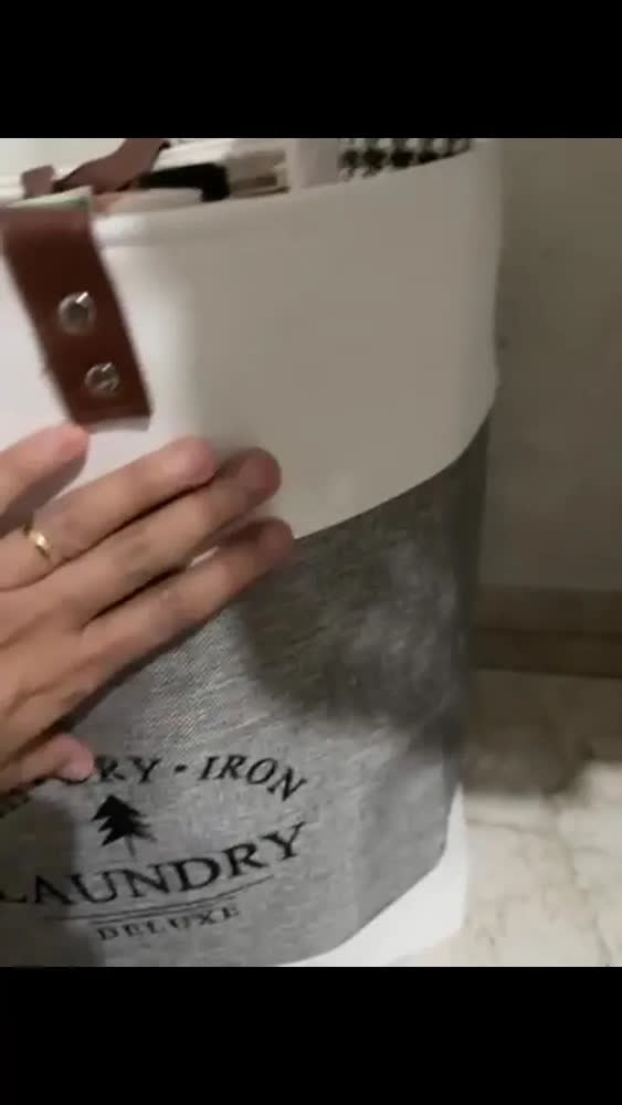foto de Cesto De Roupa Suja Organizador Multiuso Dobrável Alça Couro Cor Cinza Liso