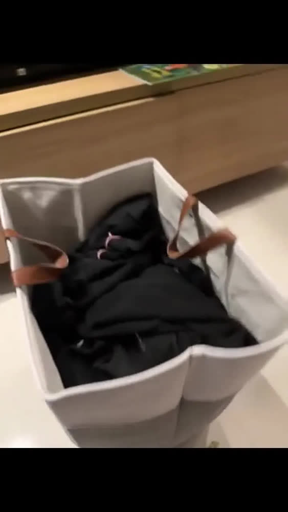 foto de Cesto De Roupa Suja Organizador Multiuso Dobrável Alça Couro Cor Cinza Liso