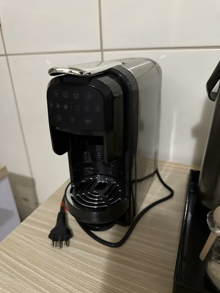 foto de Cafeteira Elétrica Multibebidas Automática 3 Em 1 Capsulas Sokany SK-76 Cor Preto