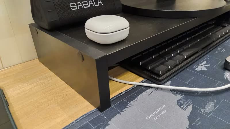 foto de Suporte Elevado Para Monitor Mesa Home Office Organização Cor Hanover