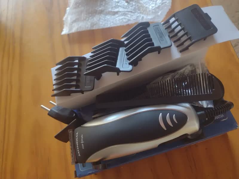foto de Cortador de Cabelos Hair Stylo Mondial Preto/Prata CR-02