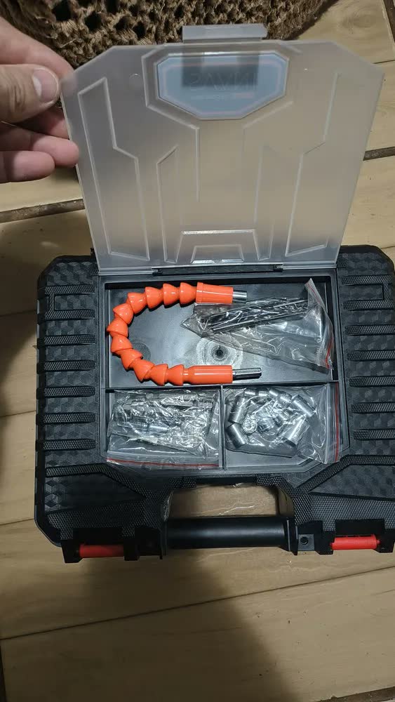 foto de Parafusadeira Furadeira De Impacto Invas 21V Com 2 Baterias e Maleta