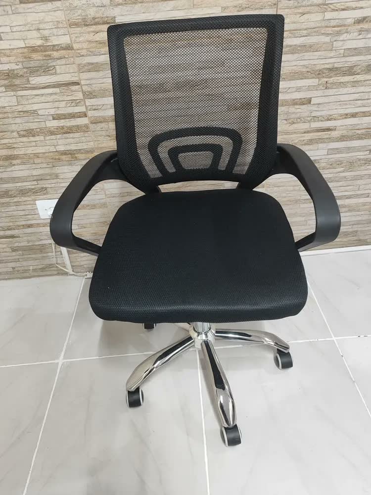 foto de Cadeira Escritório Office Executiva Giratória Preto Ergonômica tela Mesh Begônia