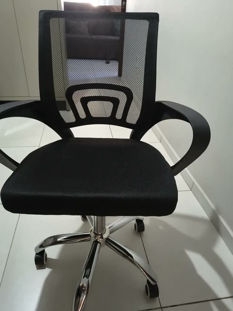 foto de Cadeira Escritório Office Executiva Giratória Preto Ergonômica tela Mesh Begônia