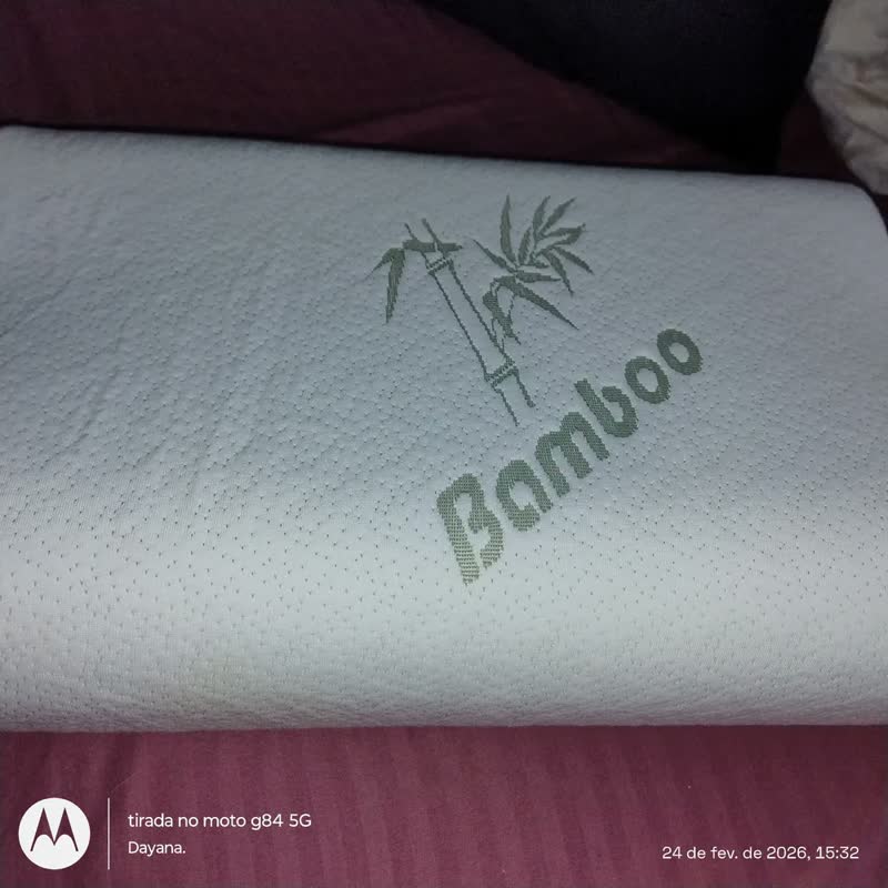 foto de Travesseiro Nasa Cervical Ortopédico Antialérgico Ergonômico Respirável Com Capa Fibra De Bambu M