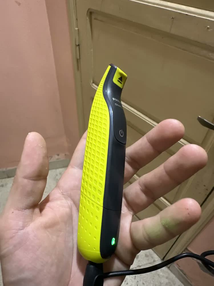 foto de Barbeador Philips Oneblade QP2724/10 cor Verde-limão