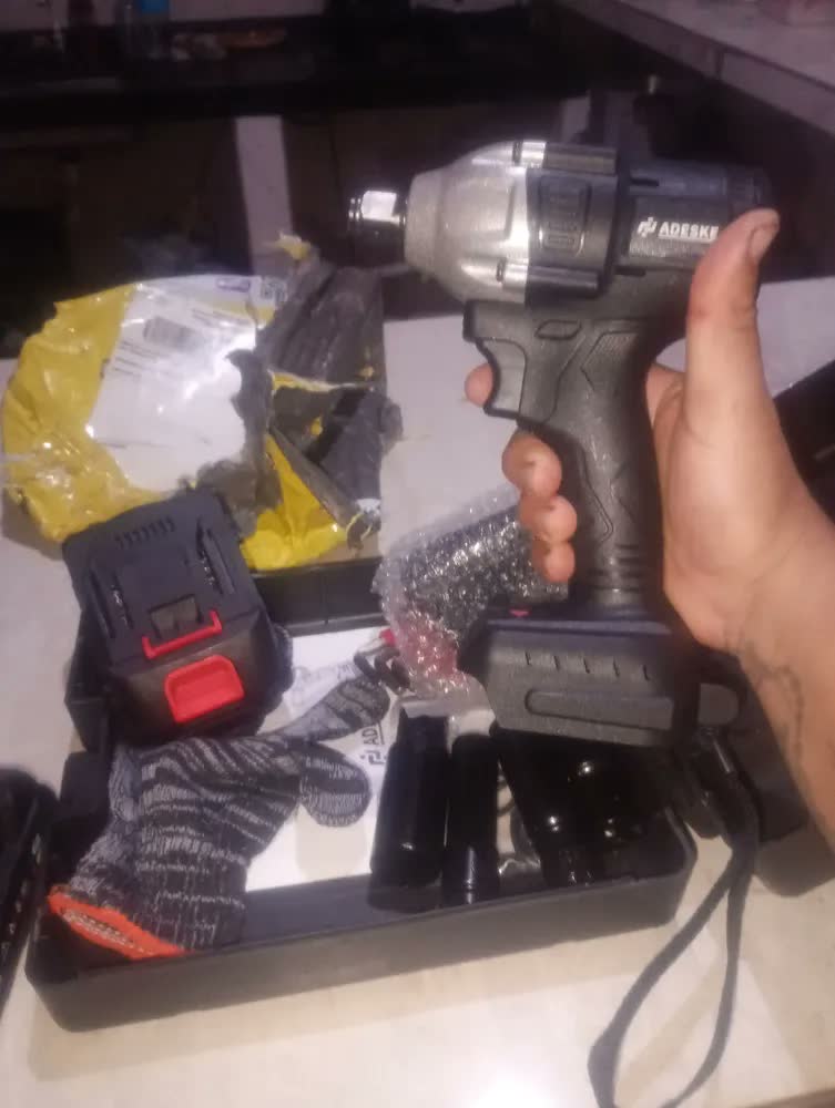 foto de Kit Chave De Impacto 21v 320nm Brushless Sem Escova Parafusadeira Ferramentas 2 Bateria Eletrica Bivolt Com Acessorios Carregador Maleta Portatil