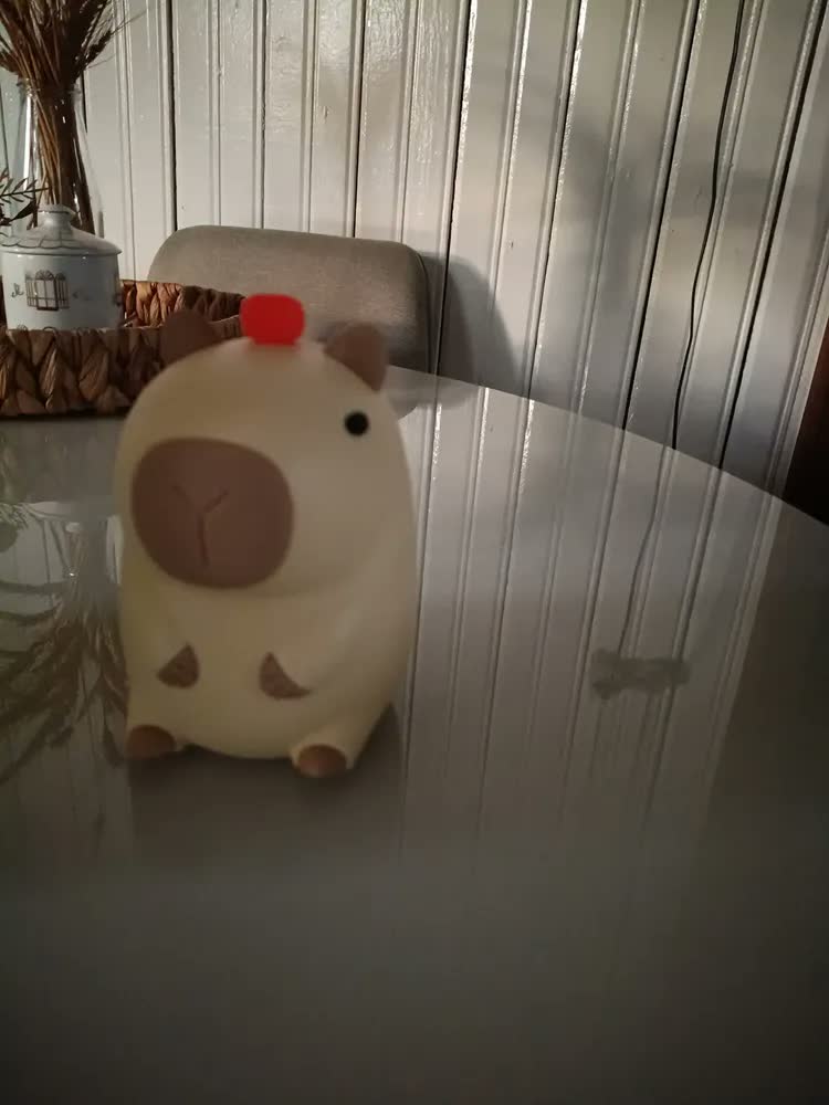 foto de Luminária Capivara Abajur De Mesa Decorativa Para Quarto Infantil Led Toque Touch Luzes Noturna Recarregável Silicone Muda De Cor Presente Criança Cupula Luz Amarela Relaxante Dormir Bivolt Art Light