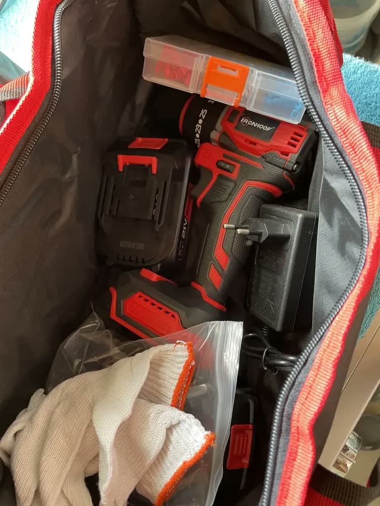 foto de Parafusadeira Furadeira De Impacto Sem Fio Bivolt 2 Baterias Vermelho 60