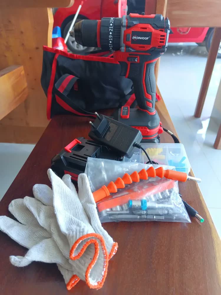 foto de Parafusadeira Furadeira De Impacto Sem Fio Bivolt 2 Baterias Vermelho 60