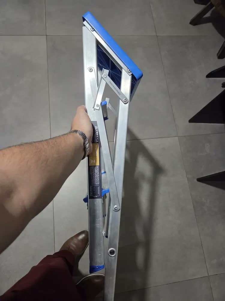 foto de Escada Banqueta Alumínio 3 Degraus 35x63cm 120kg Resistente Alumínio
