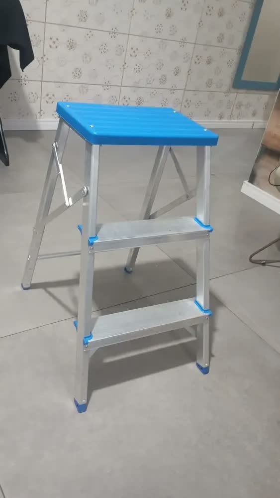 foto de Escada Banqueta Alumínio 3 Degraus 35x63cm 120kg Resistente Alumínio