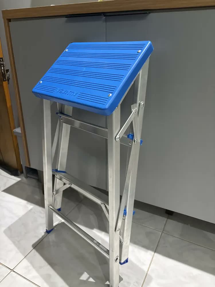 foto de Escada Banqueta Alumínio 3 Degraus 35x63cm 120kg Resistente Alumínio