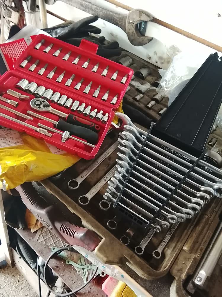 foto de Kit Ferramentas Chaves Combinadas Jogo De Chave Soquete Jogo Completo 58 Peças Ferramentas Profissional