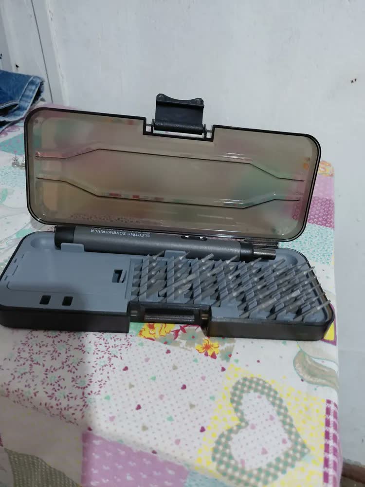 foto de Parafusadeira Elétrica Portátil 46 em 1, para Reparo de Celular e Notebook com Bateria Recarregável