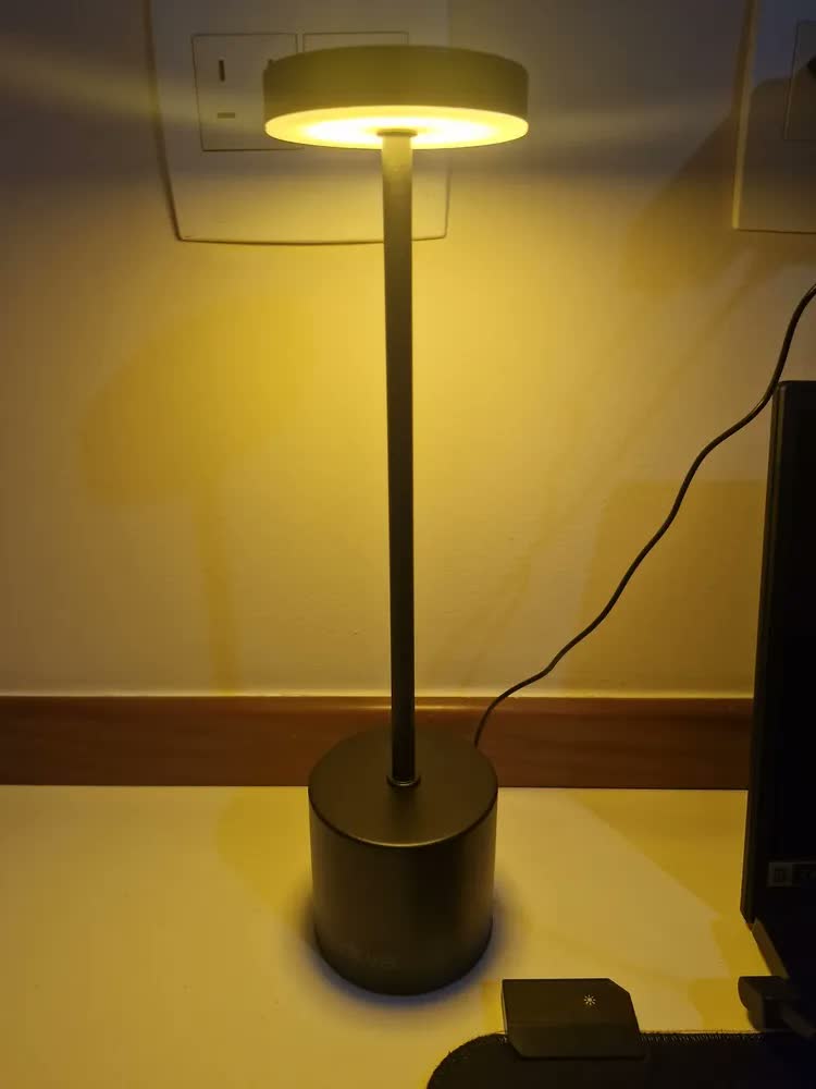 foto de Abajur Quarto Casal Luminária De Mesa Led Sem Fio Usb Recarregavel Dimerizavel E 3 Modos De Luz Para Quartos Cabeceira Escritorio Criado Mudo Bancada Escrivaninha Mesinha Luminares Decorativa Vintage