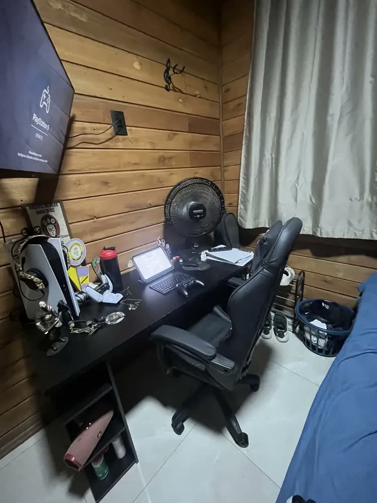 foto de Cadeira de Escritório Gamer Giant Innovation Ergonômica com Apoio de Braços Ajustável