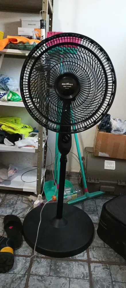 foto de Ventilador de Coluna Britânia 6 Pás de 40cm 160W BVC41A