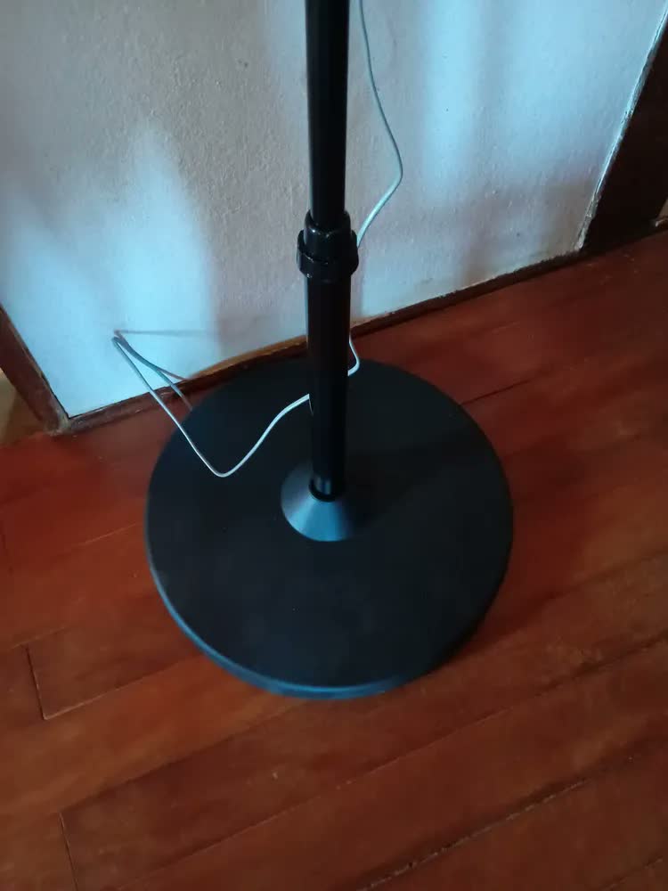 foto de Ventilador de Coluna Britânia 6 Pás de 40cm 160W BVC41A