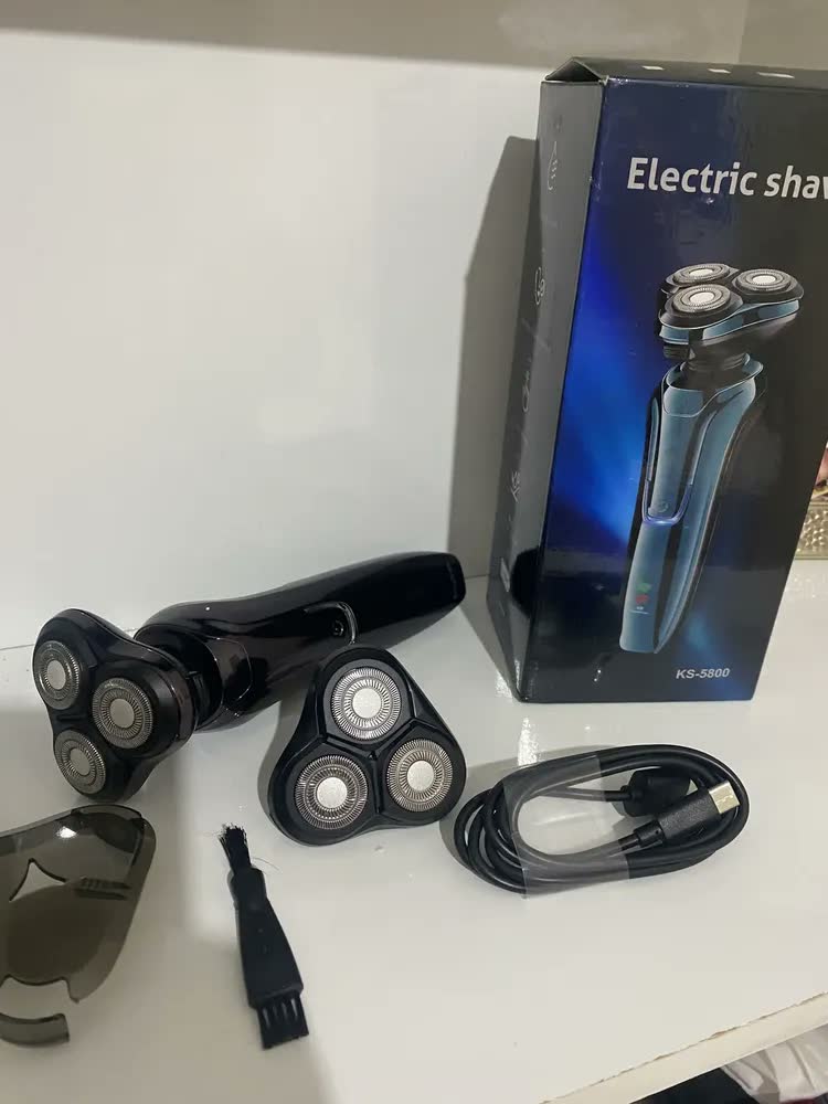 foto de Barbeador Elétrico Ipx7 À Prova D'água Recarregável Usb - Rotativo 4d Flutuante, Auto Afiável, Bivolt