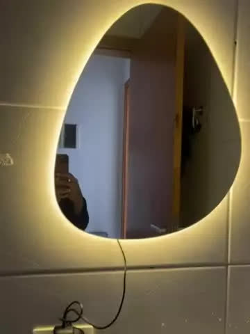 foto de Espelho Orgânico Ellena Led Quente Decorativo Banheiro E Sala De Parede Demoglass Led Quente - A 90 X L 50