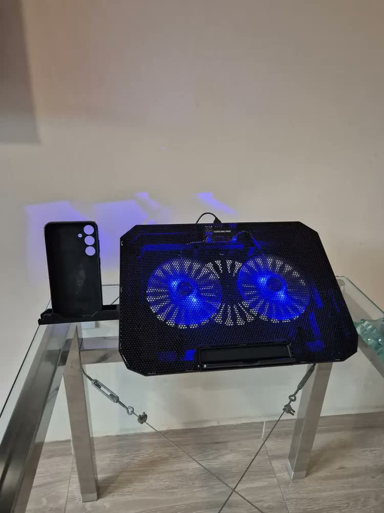 foto de Base suporte mesa Refrigerada para Notebook 2 ventoinhas Coolers fans Suporte Para Celular Led ventilação silencioso gamer laptop 2 porta usb 8 posições