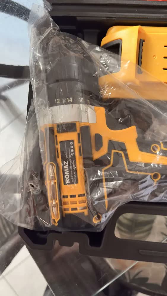foto de Parafusadeira Furadeira Impacto Sem Fio 2 Baterias Recarregável 48v Bivolt Velocidade Ajustavel Com Travas Mandril Resistente