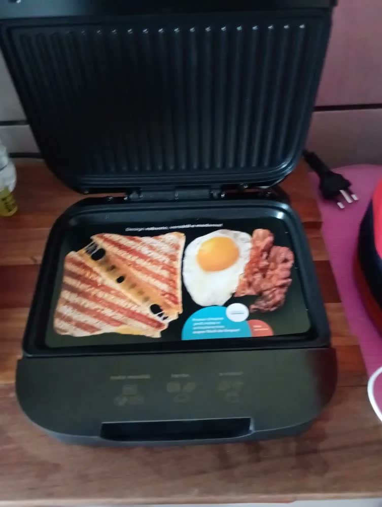 foto de Grill Sanduicheira Click Elétrica San400 Cadence Eletrica Preto