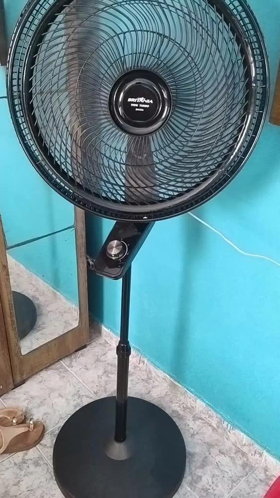 foto de Ventilador de Coluna Britânia Maxx Force 6 175W BVC51A