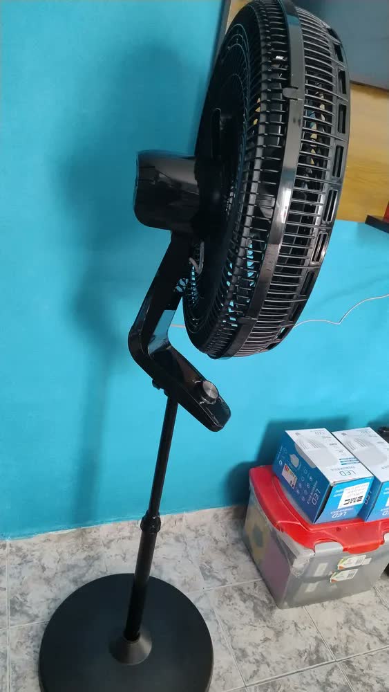 foto de Ventilador de Coluna Britânia Maxx Force 6 175W BVC51A