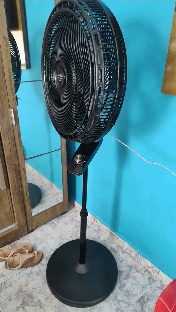 foto de Ventilador de Coluna Britânia Maxx Force 6 175W BVC51A