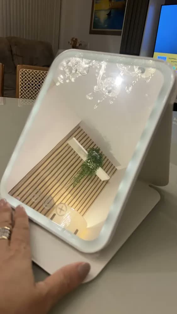 foto de Espelho LED Maquiagem Solena Bella USB-C Recarregável Portátil 3 Luzes Mesa